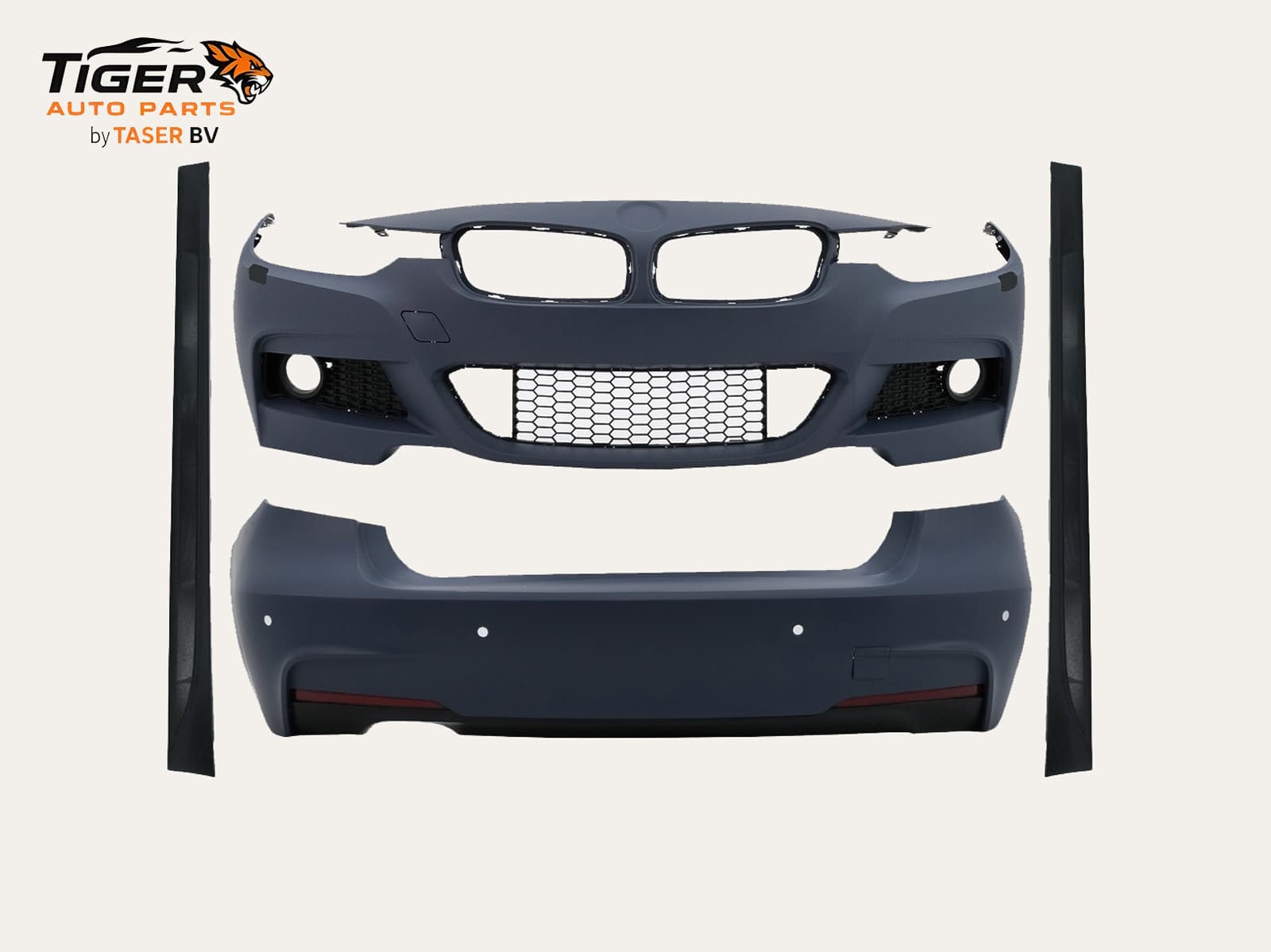 BMW 3-SERIE F30 12-18 BODY KIT M-TECH BODYKIT: ACHTERBUMPER MET KOPLAMPSPROEIERS, PARKEERSENSOR-GATEN (ACHTER), ENKELE UITLAAT, INCLUSIEF SIDESKIRTS