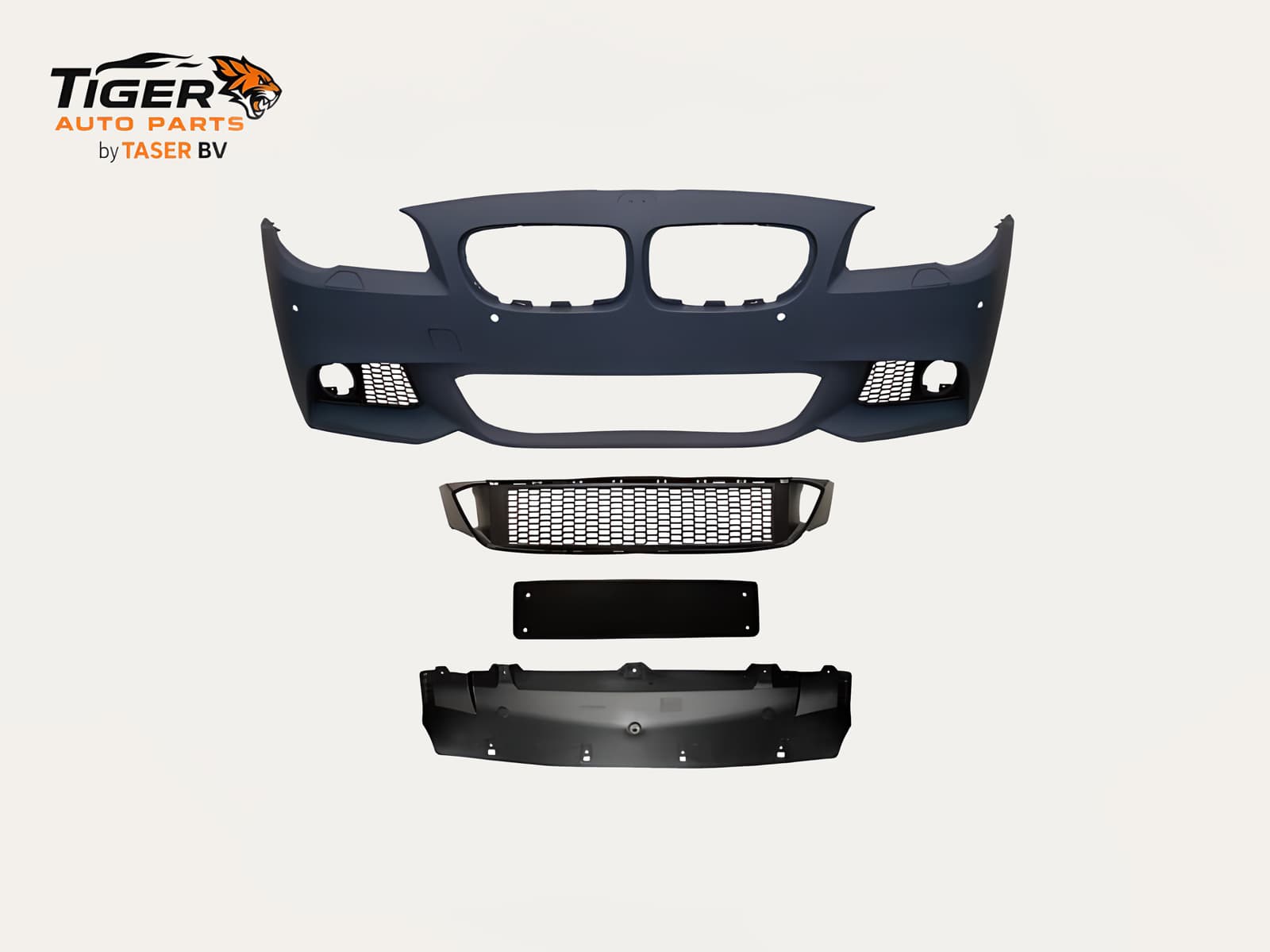 BMW F10 / F11 2010-2013 voorbumper compleet met PDC en koplampsproeiers M-Tech